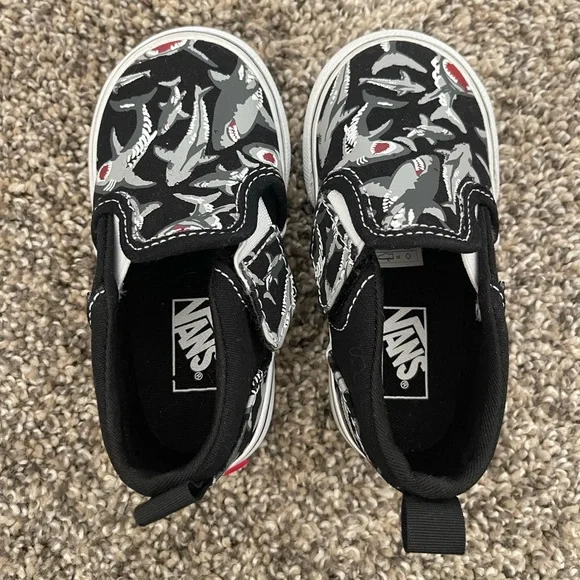 Toddler Vans Sharks Glow in the Dark Velcro Shoes Sneakers Size 6